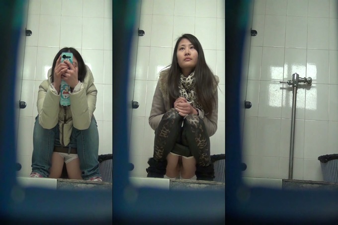 某商场公共女厕拍摄到的各式美女少妇如厕嘘嘘 有个黑丝皮裤妹子?